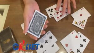 Halos lahat ng Vietnamese folk card game ngayon ay gumagamit ng 52 card. Bilang karagdagan sa epektibong mga kasanayan sa poker,